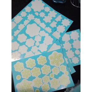 7 Sheets Cling Stickers Snowflakes & Snowballs Christmas Winter Window + Scraper